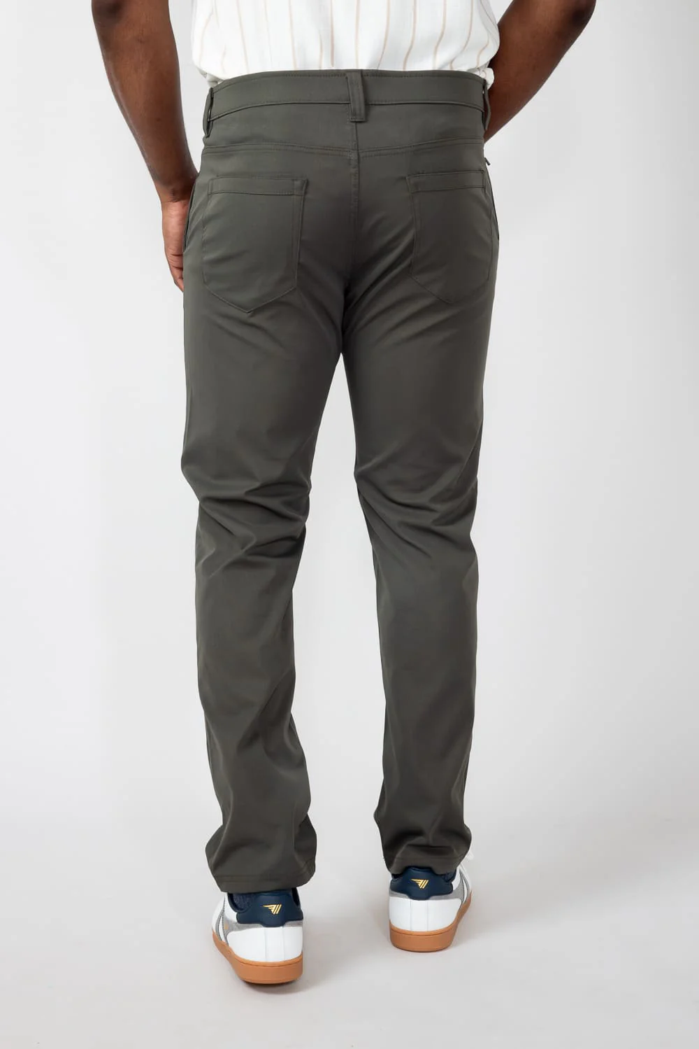 Copper & Oak Clay 5 Pocket Pants for Men in Military Green | K5S833-364-MILGRN - Image 2