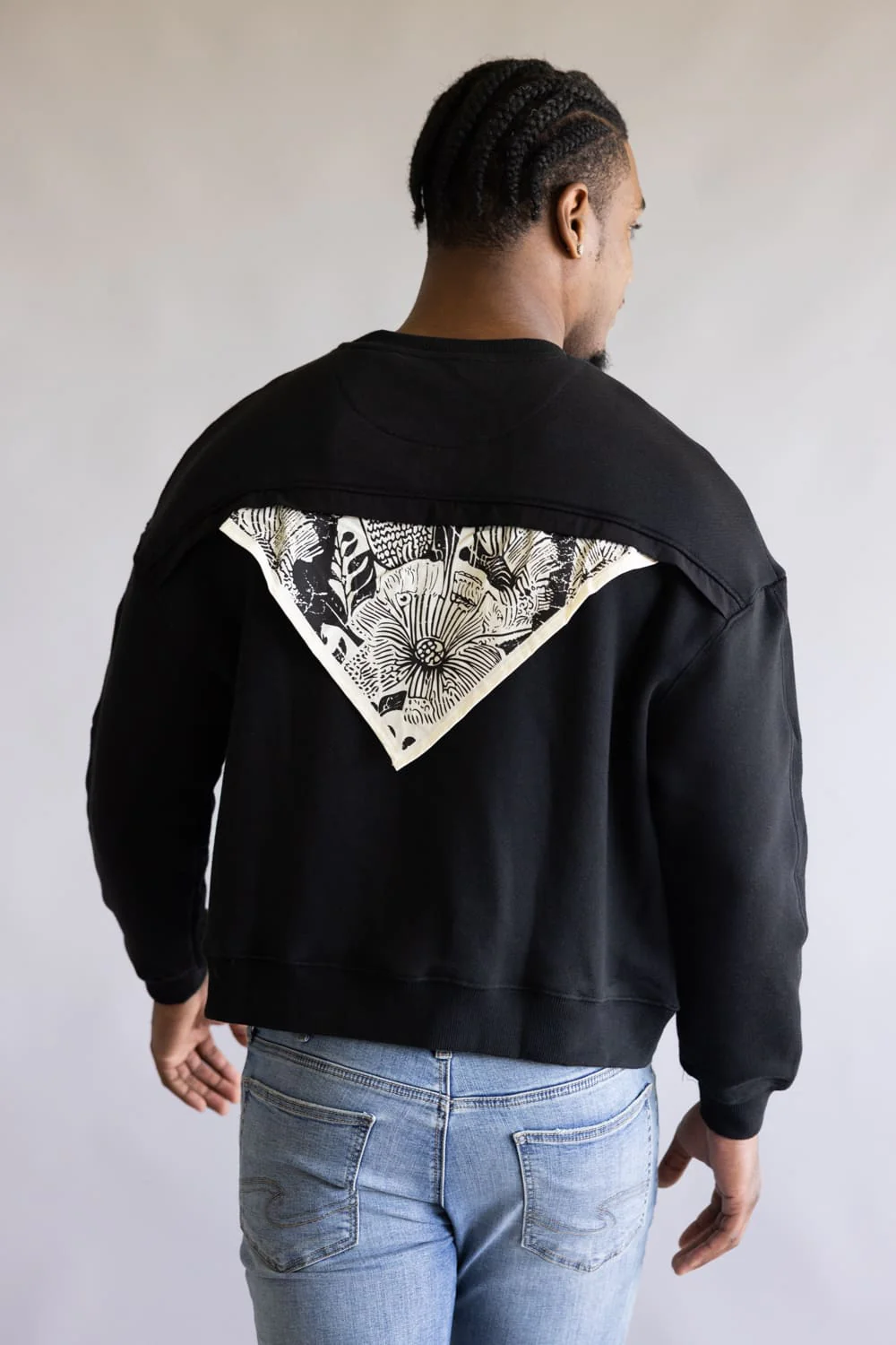 Denim & Flower Bandana Back Crewneck for Men in Black | CSWS-C565