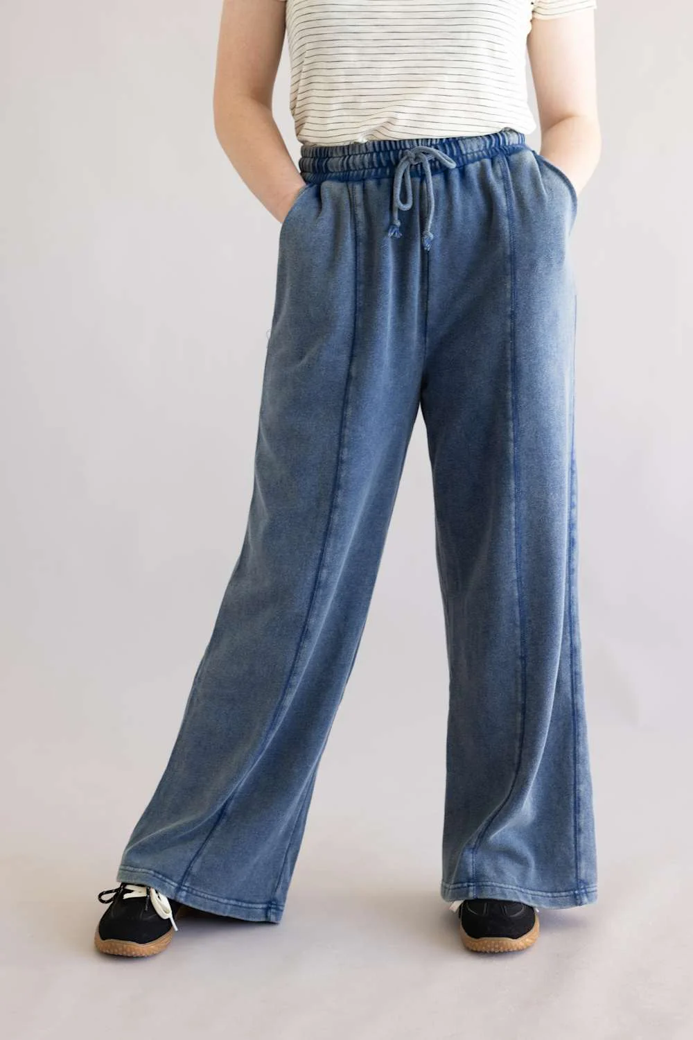 Drawstring Lounge Pants for Women in Navy | DZ26A260-NAVY