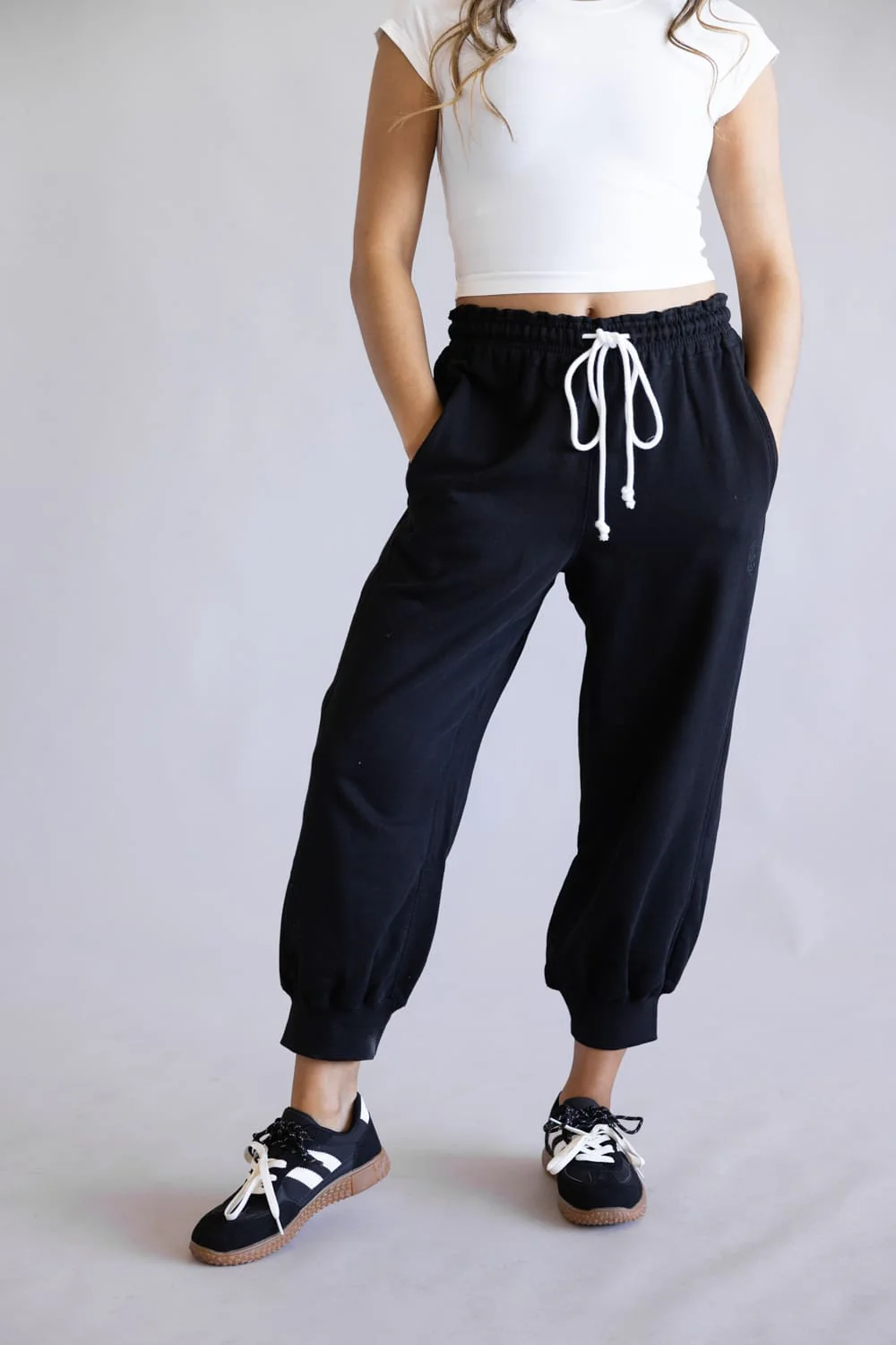 FP Movement Flutter Cropped Joggers for Women in Black | OB2175505-BLACK