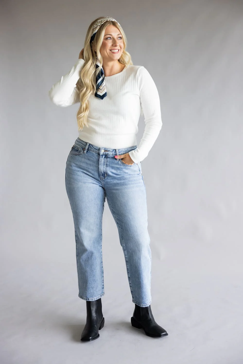 Judy Blue Kimberly Mid Rise Petite Straight Jeans for Women | 881060-PT-REG