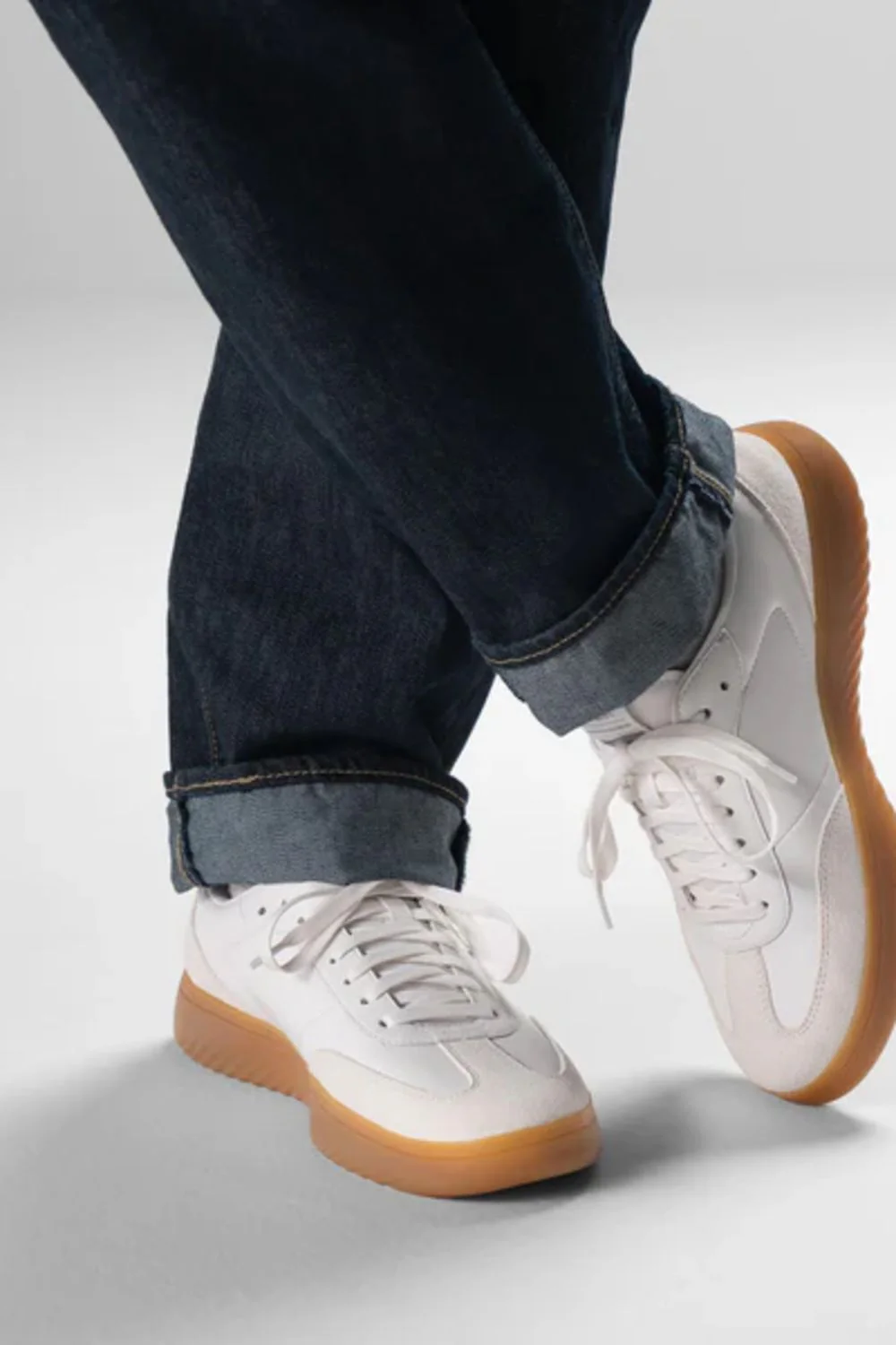 Kizik Camden Sneakers for Men in White | MCAM2601-WHITE/GUM