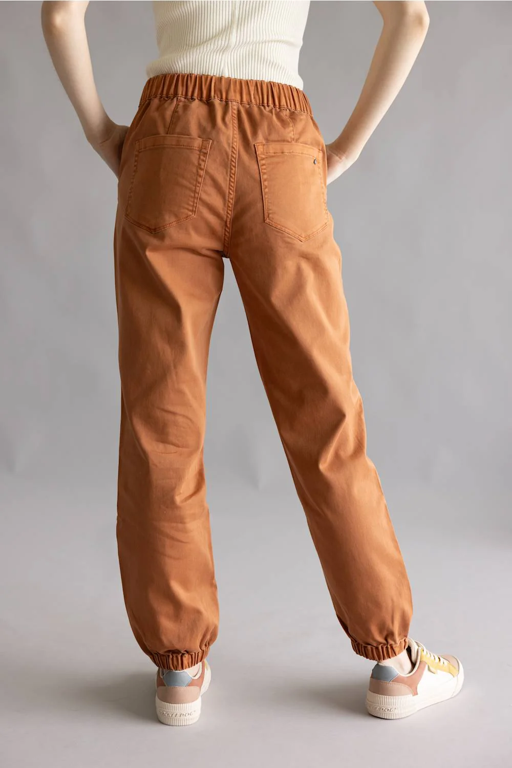 Mica Cropped Jogger Pants for Women in Clay | MDP-G3164AG-HRCLAY - Image 4