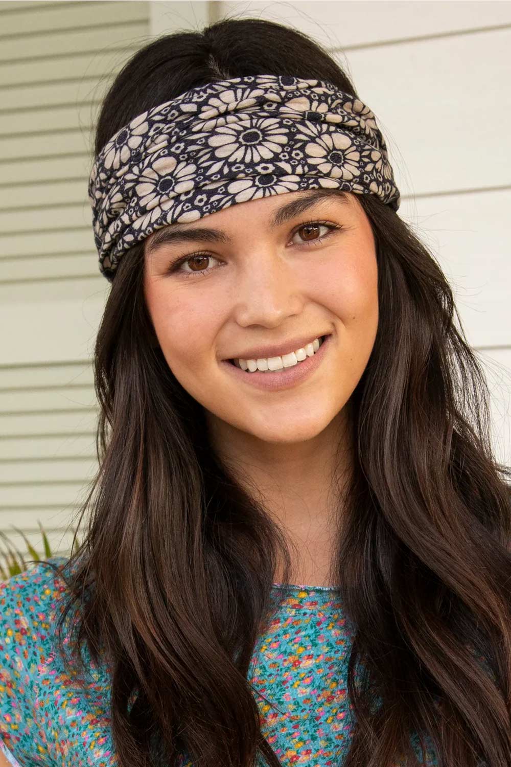 Natural Life Full Boho Bandeau Headband in Black/White Daisies | BBW000142 - Image 2