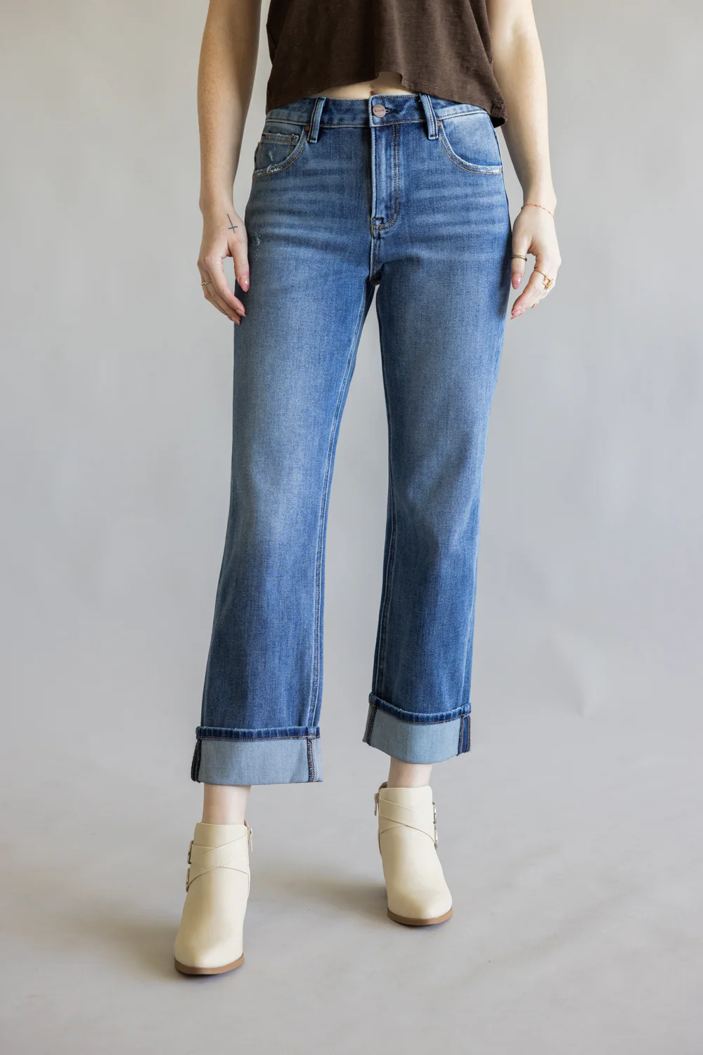 Risen Mid-Rise Relaxed Straight Leg Cuff Jeans for Women | PSC21468-DK