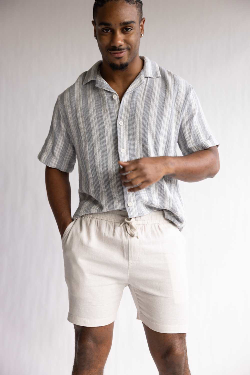 Vintage Summer Linen Shorts for Men in Sand | V63902 SAND - Image 2